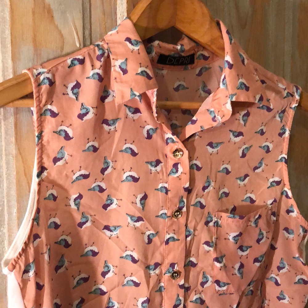 Francesca’s Sleeveless Sheer Bird Blouse Size M